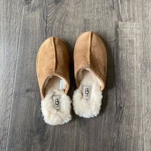 Women’s Pearle UGGplush Scuff Slipper Size 6